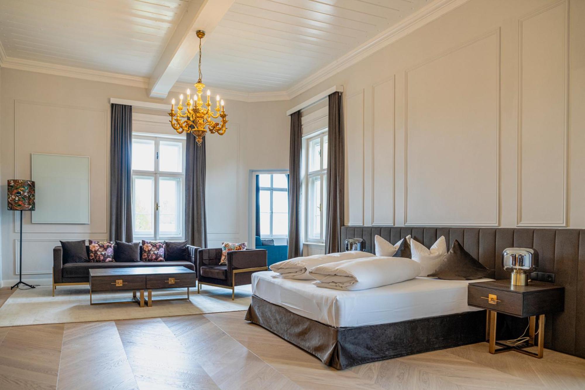 Georgi Schloss - Boutique Hotel Ehrenhausen Buitenkant foto